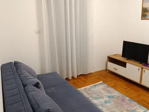 Izdavanje, jednosoban stan, 35m², Podgorica, Crna Gora - image 2