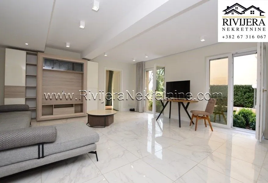 Prodaja, dvosoban stan, 74m², Đenovići, Herceg Novi