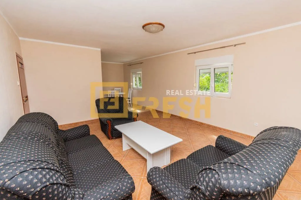Rent, house, 180m², Kokoti, Podgorica