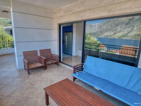 Prodaja, trosoban stan, 124m², Stoliv, Kotor - image 3
