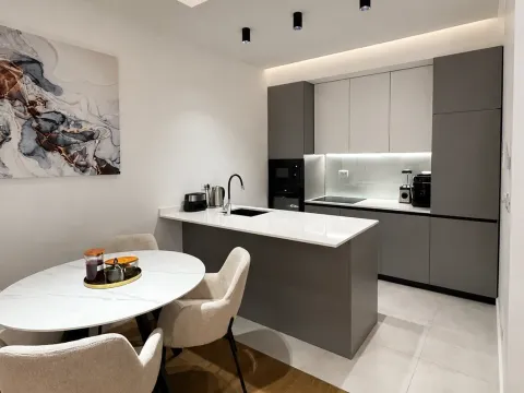 Prodaja, jednosoban stan, 65m², Soho City, Bar - image 3