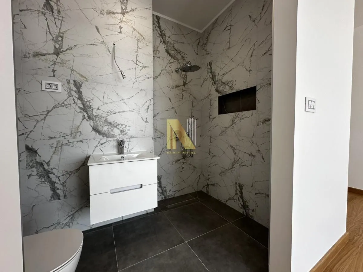 Prodaja, stan, 185m², Grbavica, Novi Sad Sve Podlokacije