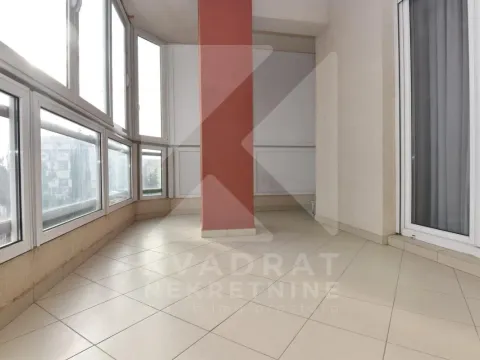 Izdavanje, trosoban stan, 105m², Ljubović, Podgorica - image 17