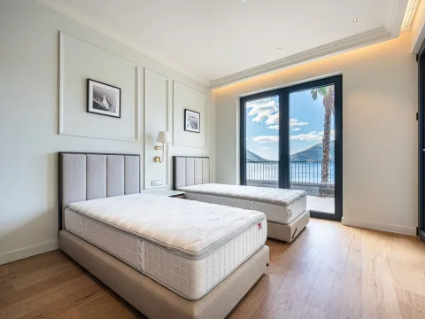 Prodaja, trosoban stan, 185m², Risan, Kotor - image 10