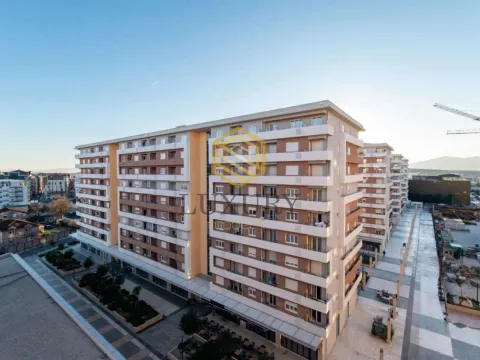 Rent, office space, 55m², Central Point, Podgorica - image 1