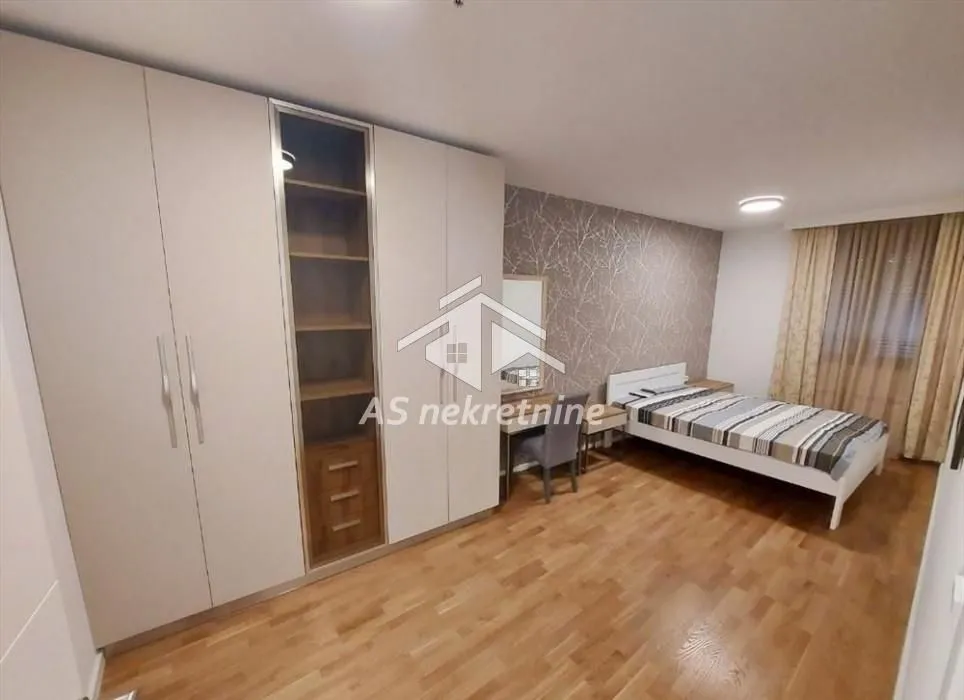 Rent, three bedroom apartment, 77m², Crveni Krst, Beograd