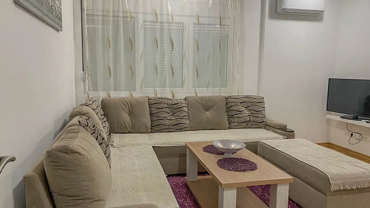 Izdavanje, dvosoban stan, 62m², Ljubović, Podgorica