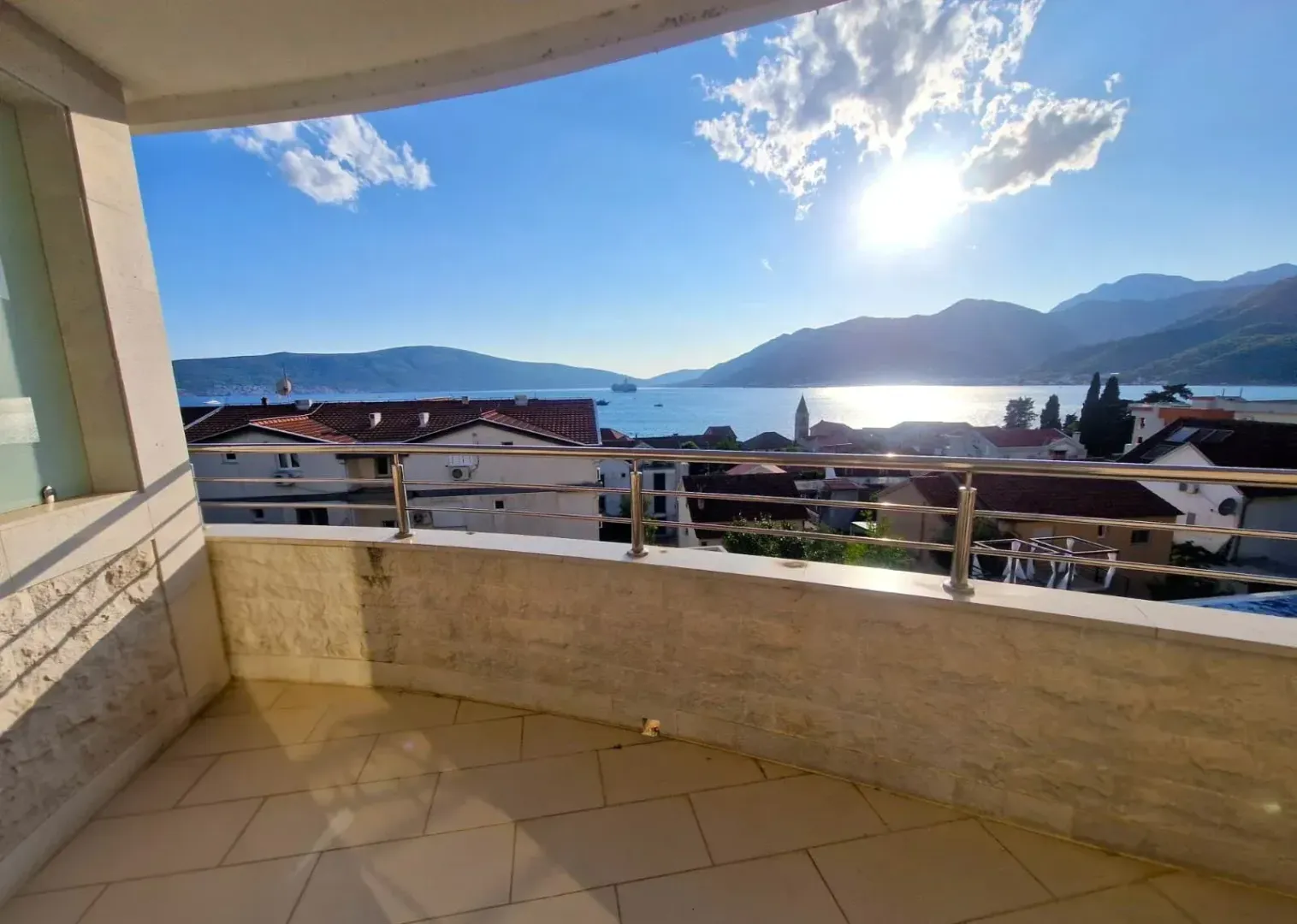 Rent, apartment, 53m², Tivat, Crna Gora