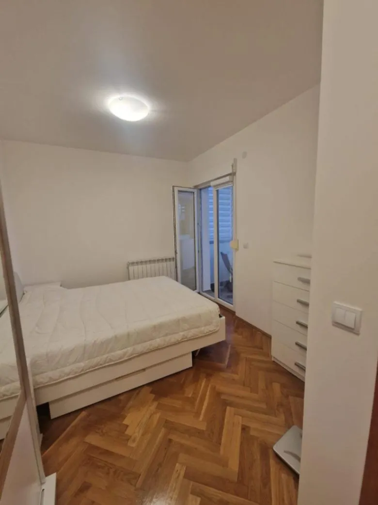 Prodaja, dvosoban stan, 76m², Centar, Bar