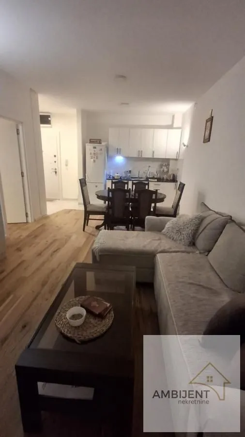 Prodaja, dvosoban stan, 45m², Centar, Stara Pazova
