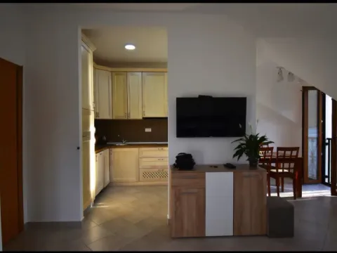 Rent, one bedroom apartment, 50m², Lepetani, Tivat - image 7