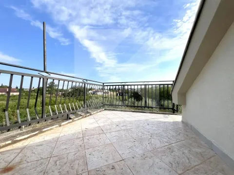 Izdavanje, kuća, 80m², Gornja Gorica, Podgorica - image 15