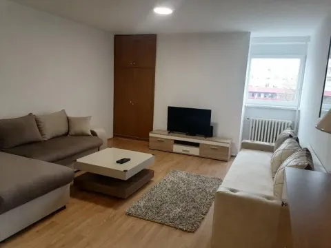 Izdavanje, jednosoban stan, 40m², Savski Venac, Beograd - image 3