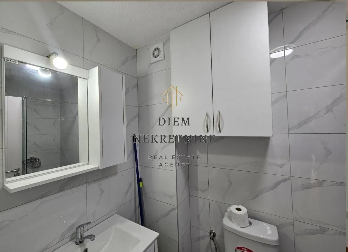 Izdavanje, jednosoban stan, 44m², Centar, Bar