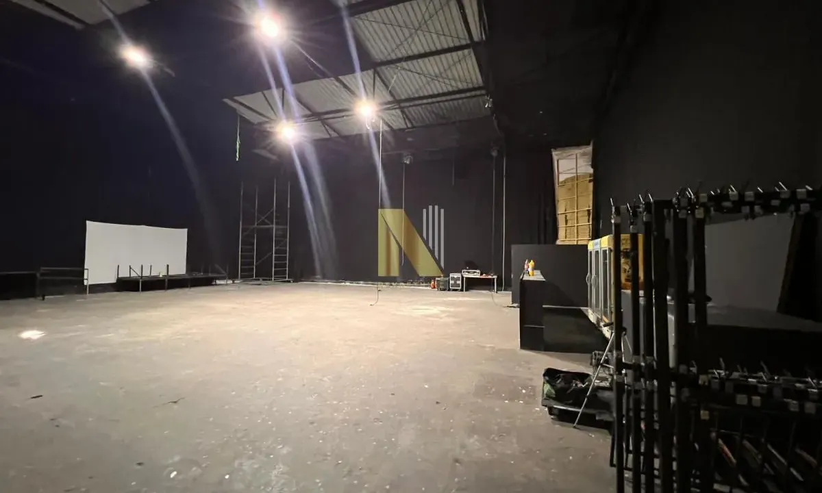 Izdavanje, poslovni prostor, 400m², Klisa, Novi Sad Sve Podlokacije