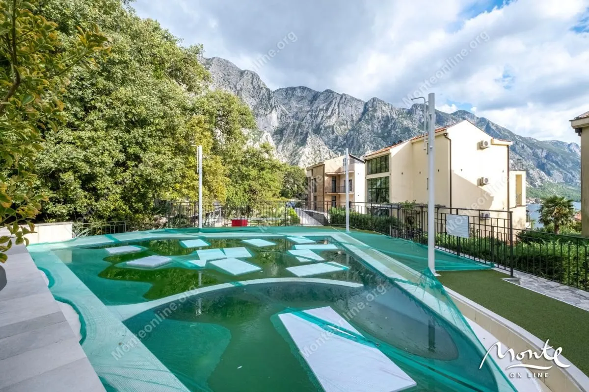 Prodaja, dvosoban stan, 79m², Orahovac, Kotor