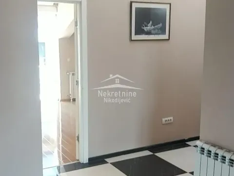 Izdavanje, kuća, 310m², Savski Venac, Beograd - image 11