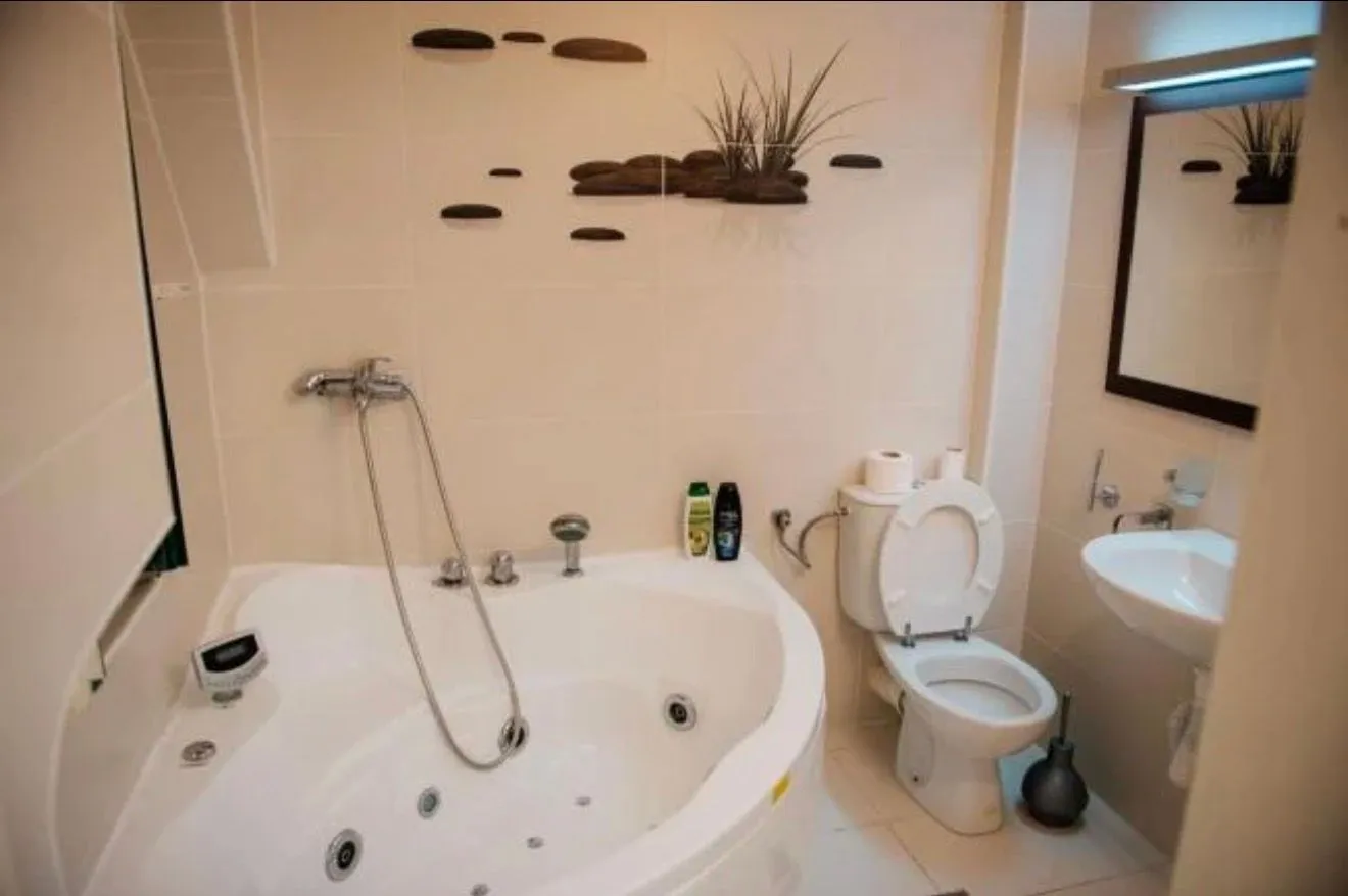 Izdavanje, jednosoban stan, 40m², Stari Grad Kotor, Kotor