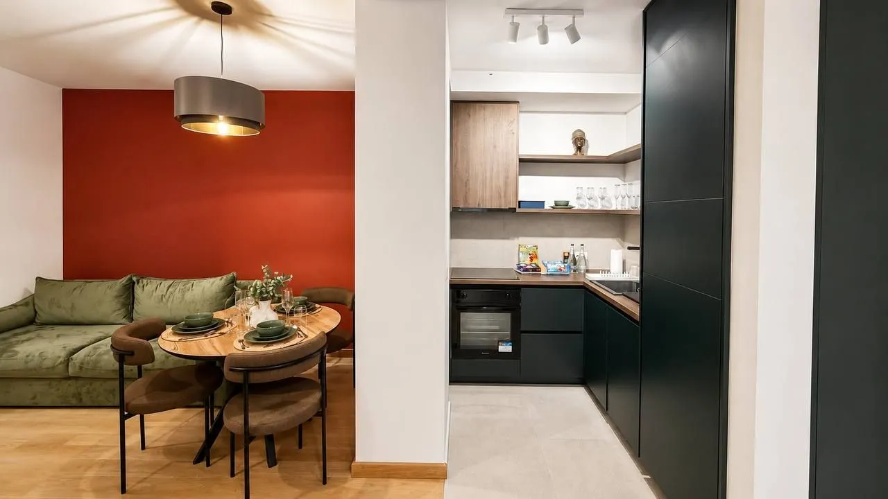 Izdavanje, jednosoban stan, 43m², Bečići, Budva