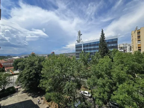 Prodaja, stan, 71m², Pejton, Podgorica - image 8