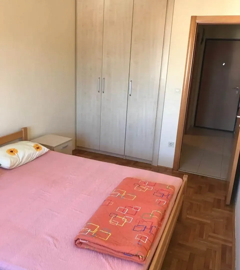 Rent, one bedroom apartment, 43m², Stari Aerodrom, Podgorica