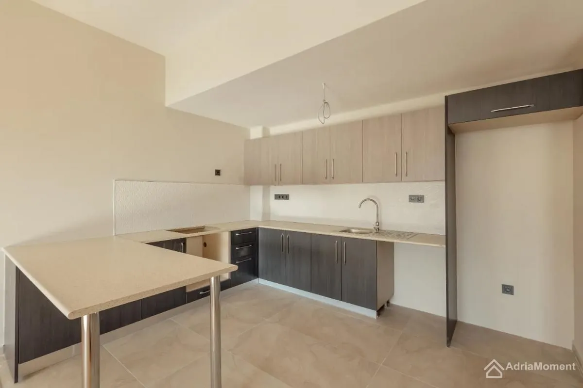 Prodaja, jednosoban stan, 70m², Topla, Herceg Novi