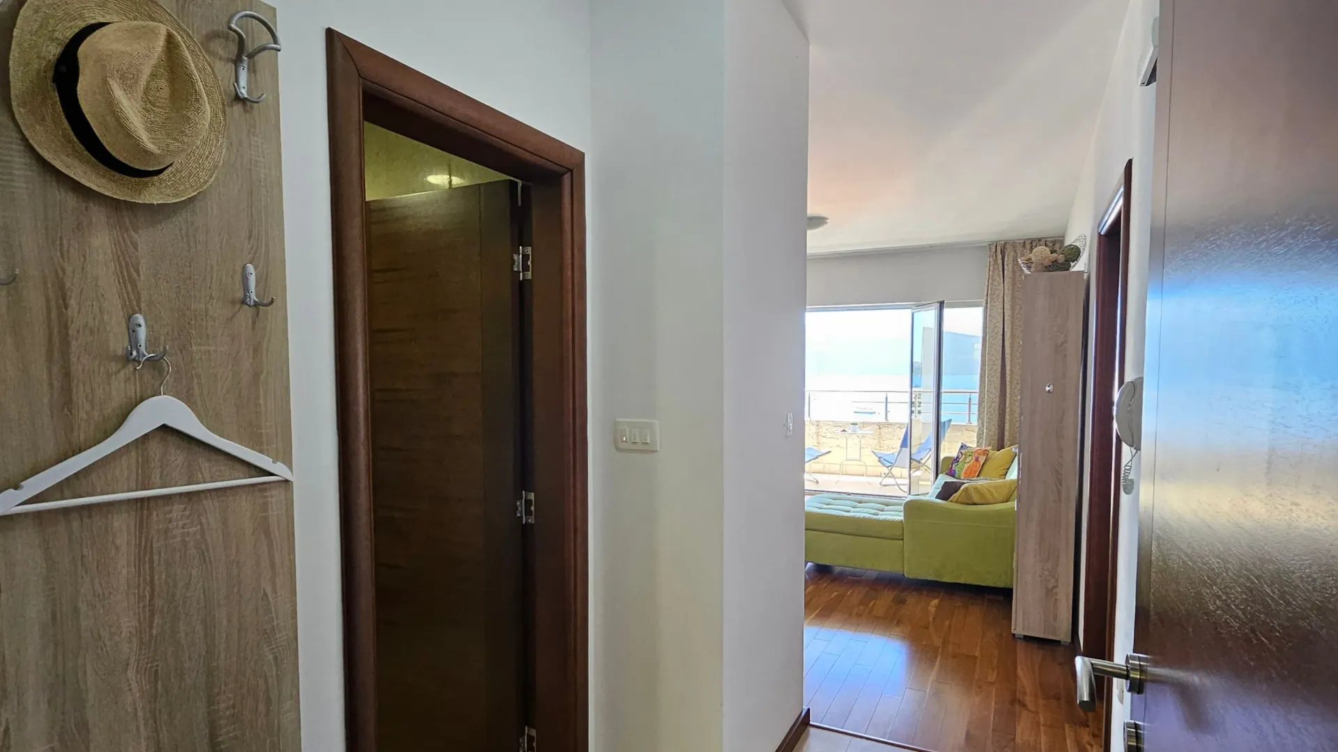 Prodaja, dvosoban stan, 90m², Donja Lastva, Tivat