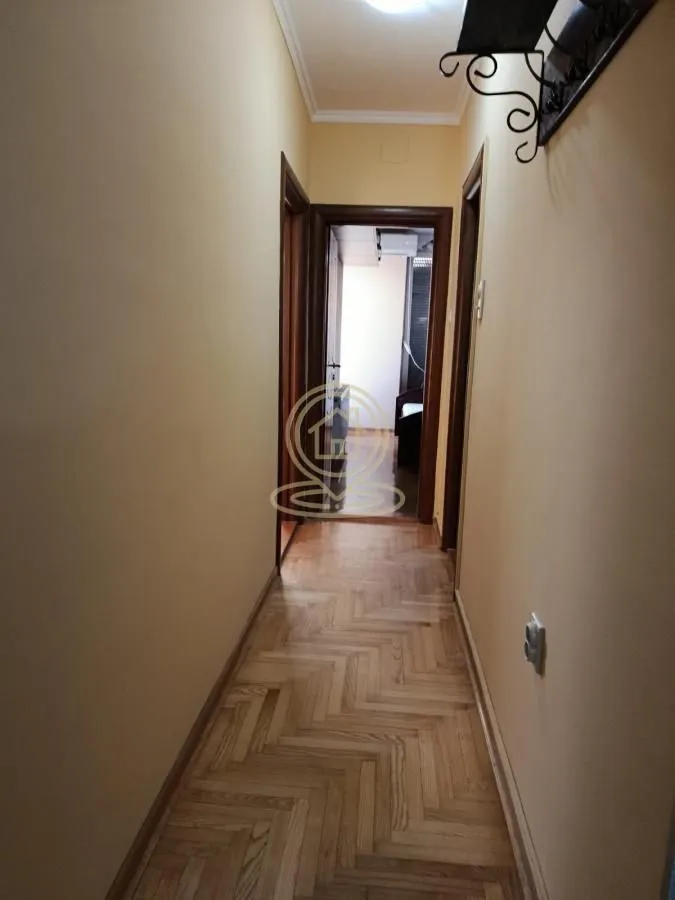 Izdavanje, trosoban stan, 73m², Centar, Novi Sad