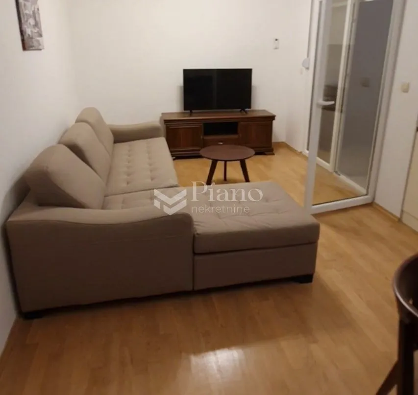 Izdavanje, jednosoban stan, 45m², Blok 6, Podgorica