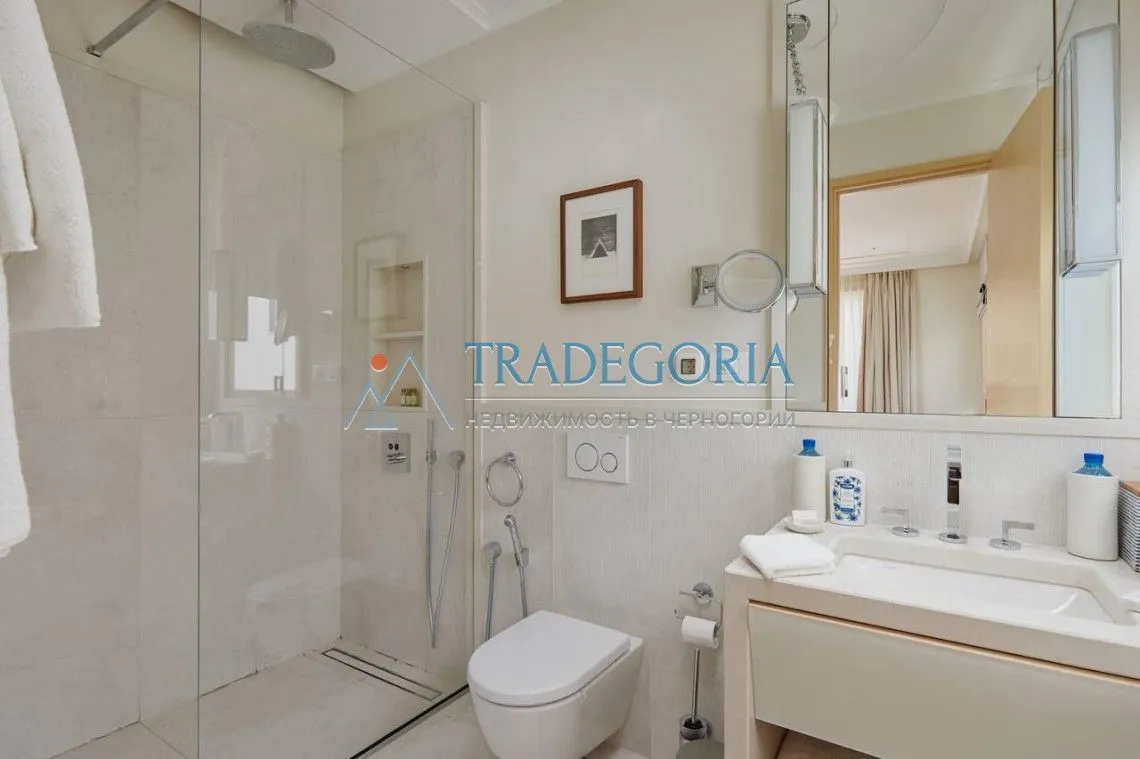 Prodaja, trosoban stan, 192m², Tivat, Crna Gora