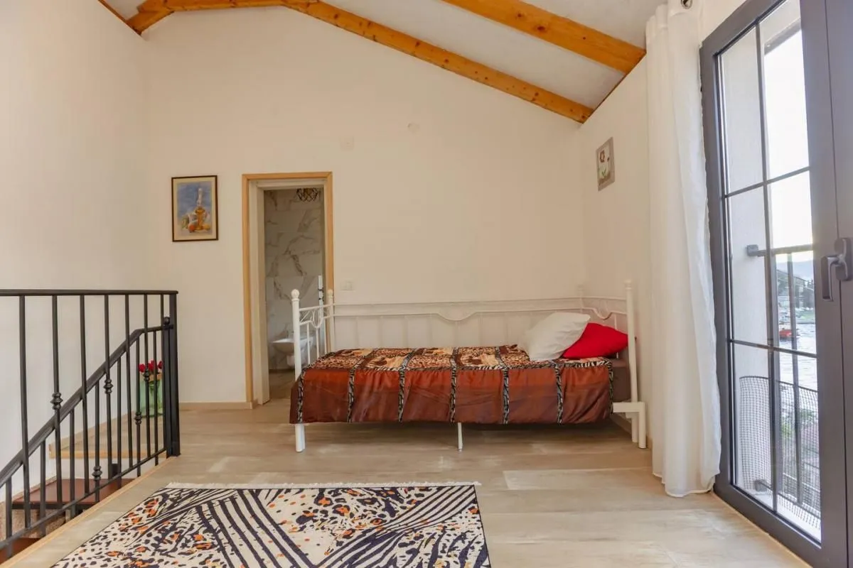 Prodaja, kuća, 70m², Lepetani, Tivat