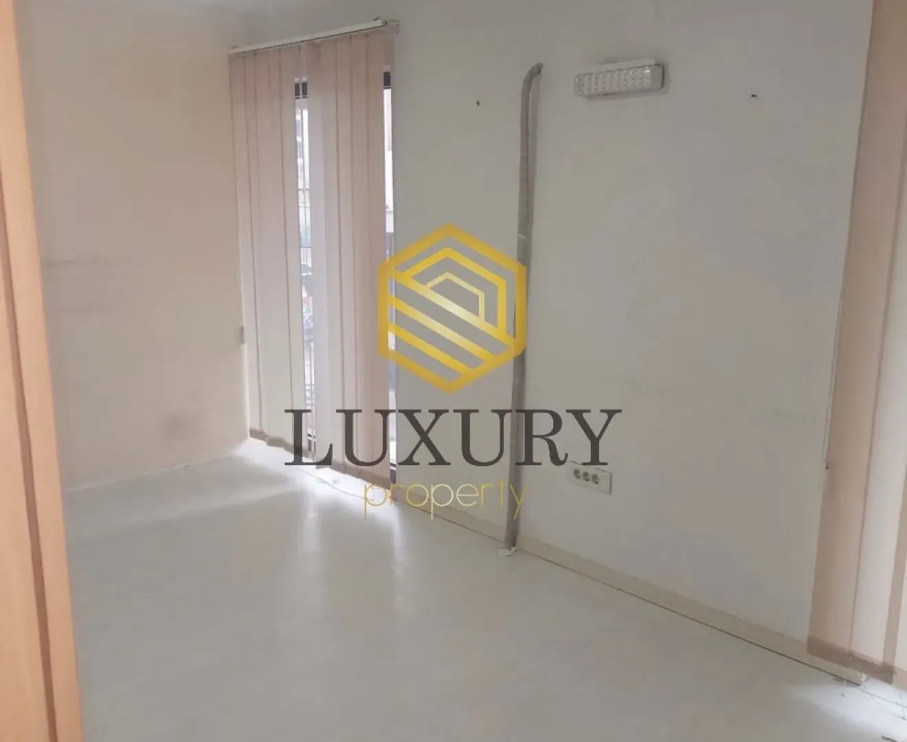 Izdavanje, poslovni prostor, 172m², 1 maj, Podgorica