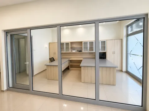 Rent, office space, 189m², Stari Aerodrom, Podgorica - image 11