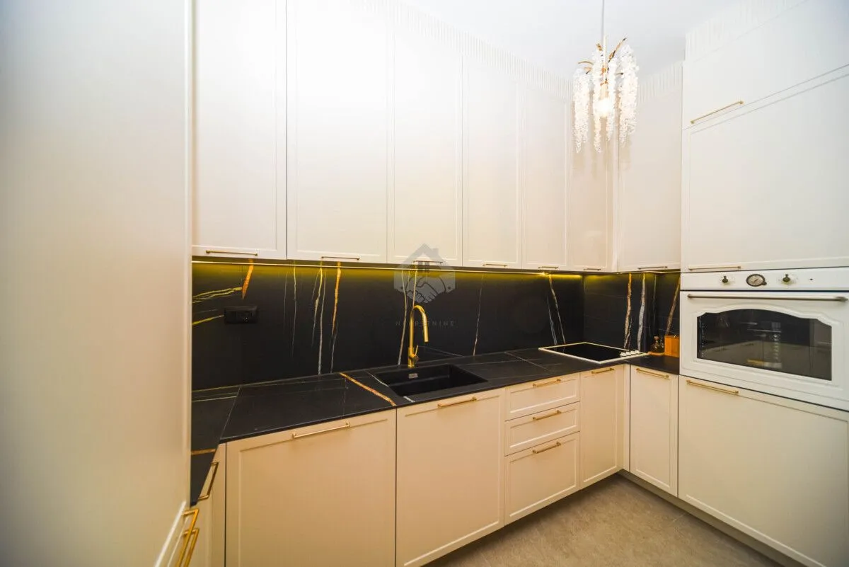 Prodaja, trosoban stan, 82m², Vezirov Most, Podgorica