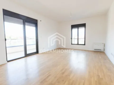 Sale, two bedroom apartment, 75m², Pejton, Podgorica - image 2