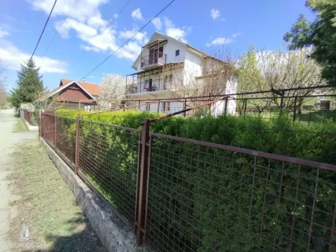 Prodaja, kuća, 204m², Boleč, Grocka - image 1