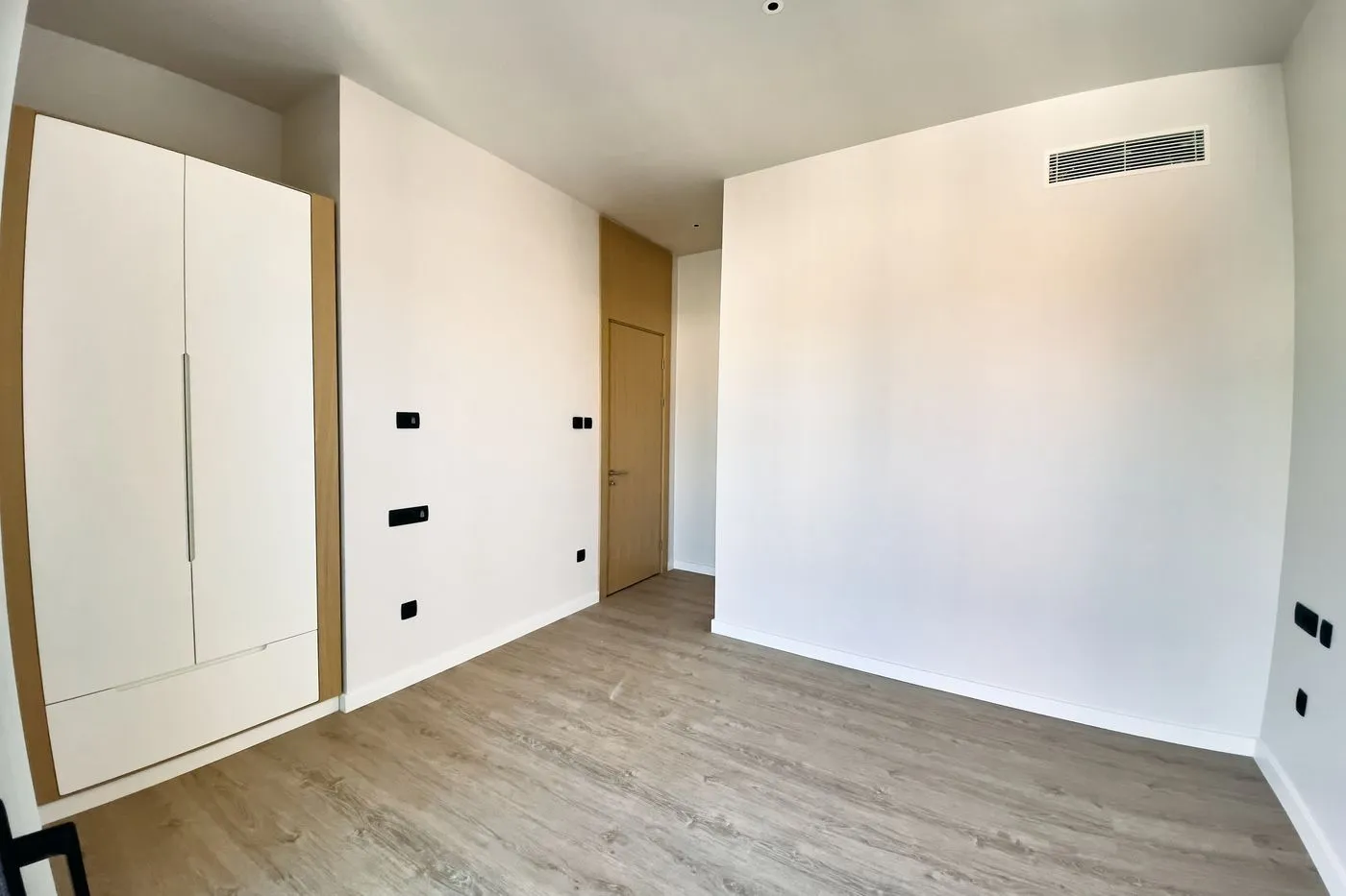 Prodaja, dvosoban stan, 102m², Tivat, Crna Gora
