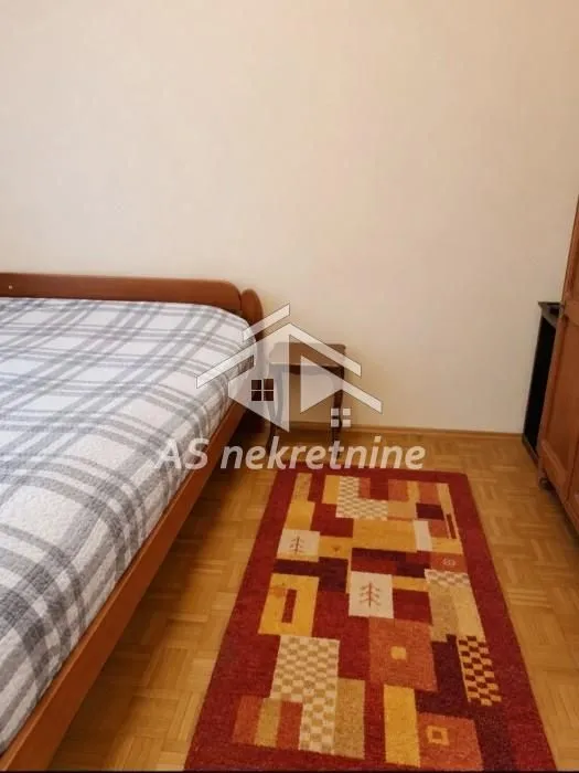 Izdavanje, četvorosoban stan, 90m², Novi Beograd Blok 28, Novi Beograd Sve Podlokacije
