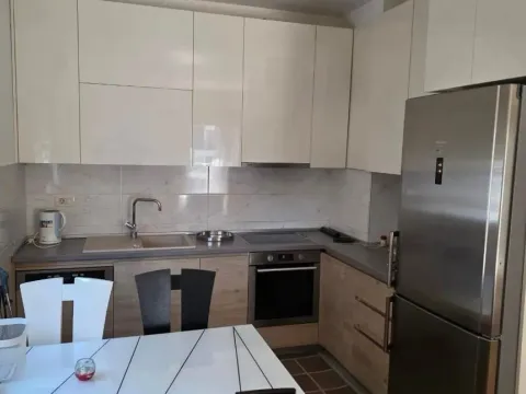 Rent, one bedroom apartment, 72m², Blok 9, Podgorica - image 5