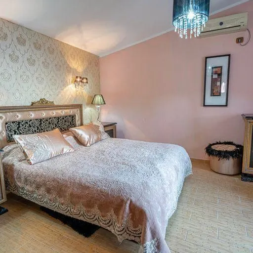 Rent, house, 300m², Bečići, Budva