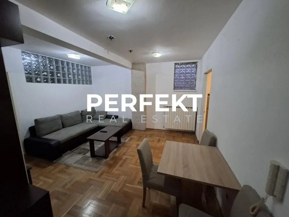 Izdavanje, jednosoban stan, 44m², Kotež 1, Pančevo