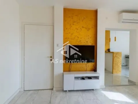 Rent, two bedroom apartment, 80m², Banovo Brdo, Beograd - image 2