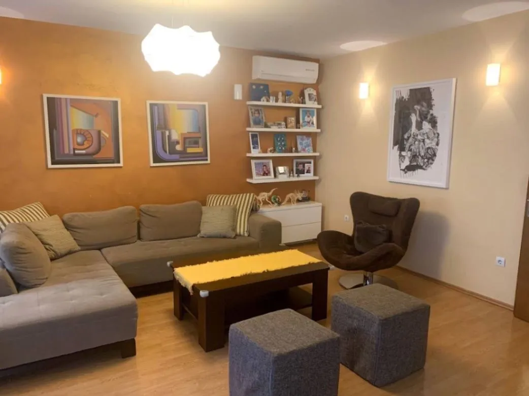 Rent, house, 240m², Donja Gorica, Podgorica