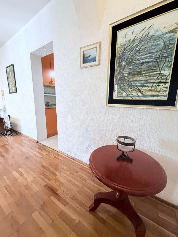 Izdavanje, jednosoban stan, 56m², Momišići, Podgorica