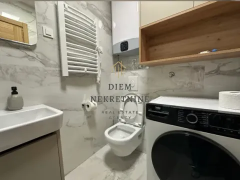 Izdavanje, jednosoban stan, 46m², Centar, Podgorica - image 1