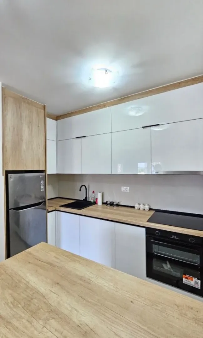 Izdavanje, jednosoban stan, 45m², Pobrežje, Podgorica