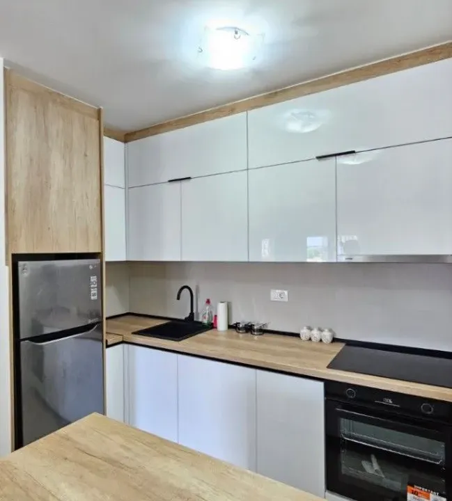 Izdavanje, jednosoban stan, 45m², Pobrežje, Podgorica