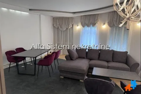 Dnevna soba sa garniturom i trpezarijskim stolom. - image 4