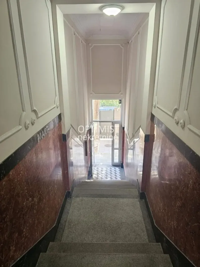 Prodaja, dvosoban stan, 61m², Vračar Sve Podlokacije, Beograd