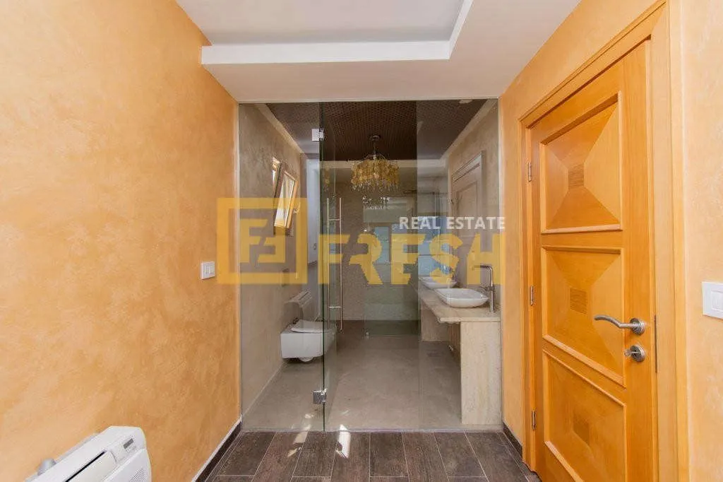 Prodaja, kuća, 300m², Tivat, Crna Gora